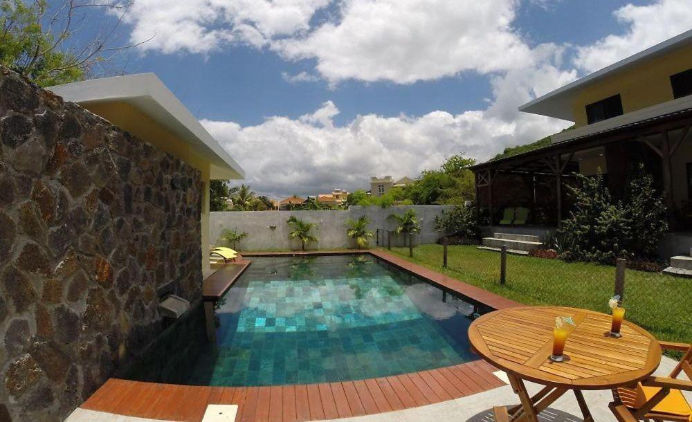 Villa Des Frangipanes La Gaulette Bagian luar foto